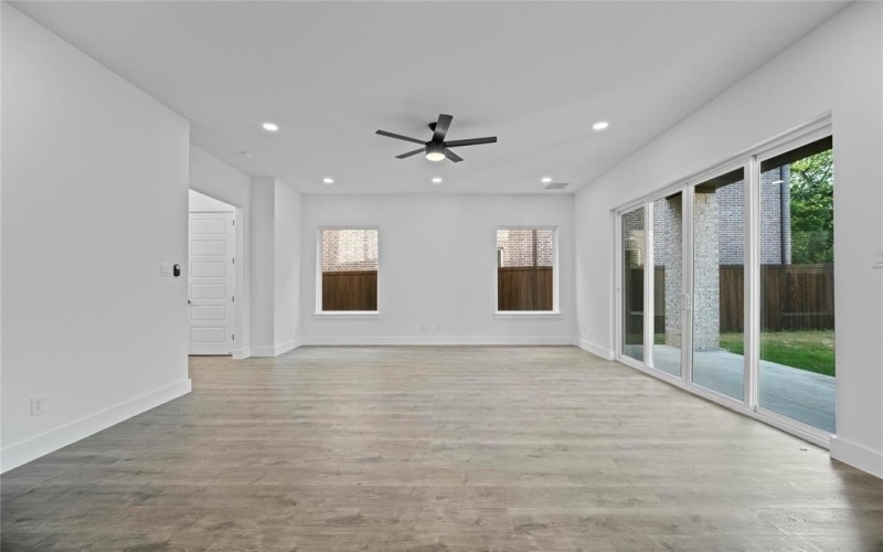 2146 Oak Haven Court, Garland, TX 75044, 4 Bedrooms Bedrooms, ,3 BathroomsBathrooms,Residential,For Sale,2146 Oak Haven Court,20960626
