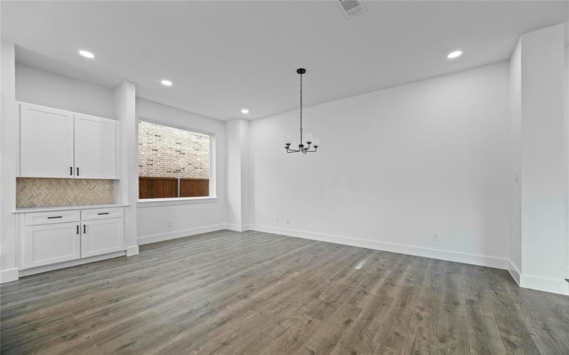 2146 Oak Haven Court, Garland, TX 75044, 4 Bedrooms Bedrooms, ,3 BathroomsBathrooms,Residential,For Sale,2146 Oak Haven Court,20960626