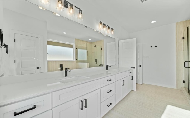 2146 Oak Haven Court, Garland, TX 75044, 4 Bedrooms Bedrooms, ,3 BathroomsBathrooms,Residential,For Sale,2146 Oak Haven Court,20960626