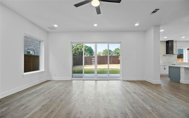 2146 Oak Haven Court, Garland, TX 75044, 4 Bedrooms Bedrooms, ,3 BathroomsBathrooms,Residential,For Sale,2146 Oak Haven Court,20960626