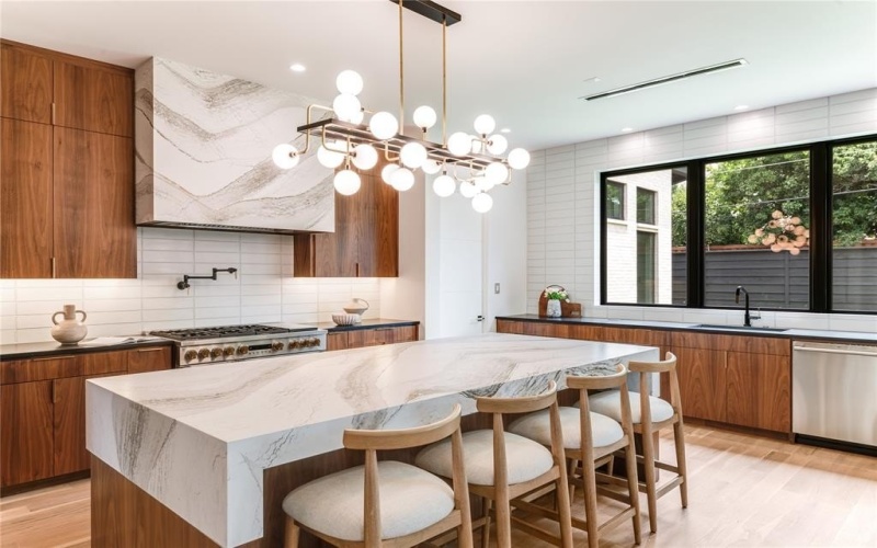 10142 Coppedge Lane, Dallas, TX 75229, 5 Habitaciones Habitaciones , ,6 BañosBaños,Residential,En Venta,10142 Coppedge Lane,20969760