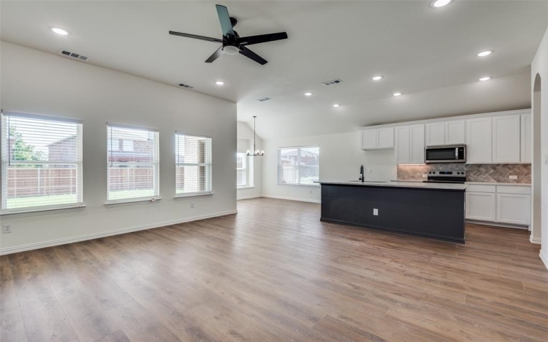 1444 N Carolina Avenue, Lancaster, TX 75134, 4 Habitaciones Habitaciones , ,2 BañosBaños,Residential,En Venta,1444 N Carolina Avenue,20970679