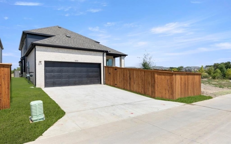 8236 Caprock, Rowlett, TX 75089, 4 Bedrooms Bedrooms, ,3 BathroomsBathrooms,Residential,For Sale,8236 Caprock,0,20970885