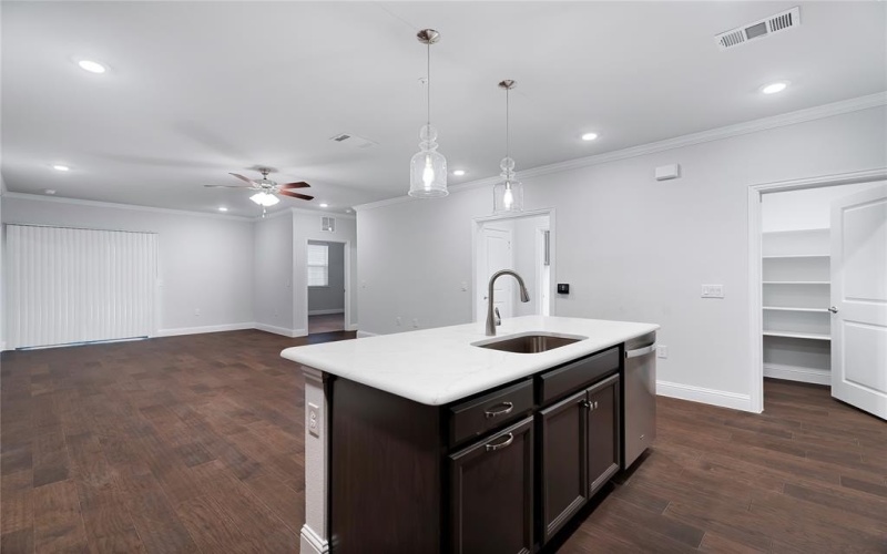 651 N Watters Road #3303, Allen, TX 75013, 2 Habitaciones Habitaciones , ,2 BañosBaños,Residential,En Venta,651 N Watters Road,20970900