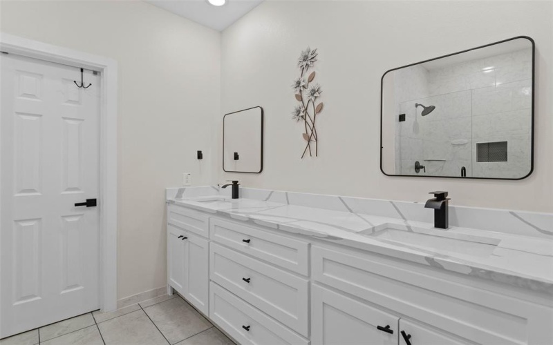810 Mill Street, Gainesville, TX 76240, 3 Bedrooms Bedrooms, ,2 BathroomsBathrooms,Residential,For Sale,810 Mill Street,20971006