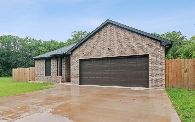 810 Mill Street, Gainesville, TX 76240, 3 Bedrooms Bedrooms, ,2 BathroomsBathrooms,Residential,For Sale,810 Mill Street,20971006