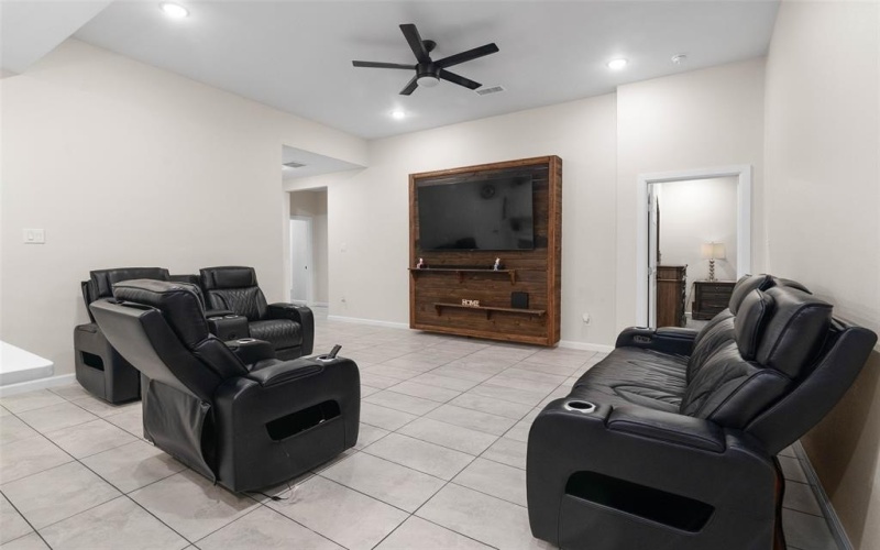 810 Mill Street, Gainesville, TX 76240, 3 Bedrooms Bedrooms, ,2 BathroomsBathrooms,Residential,For Sale,810 Mill Street,20971006