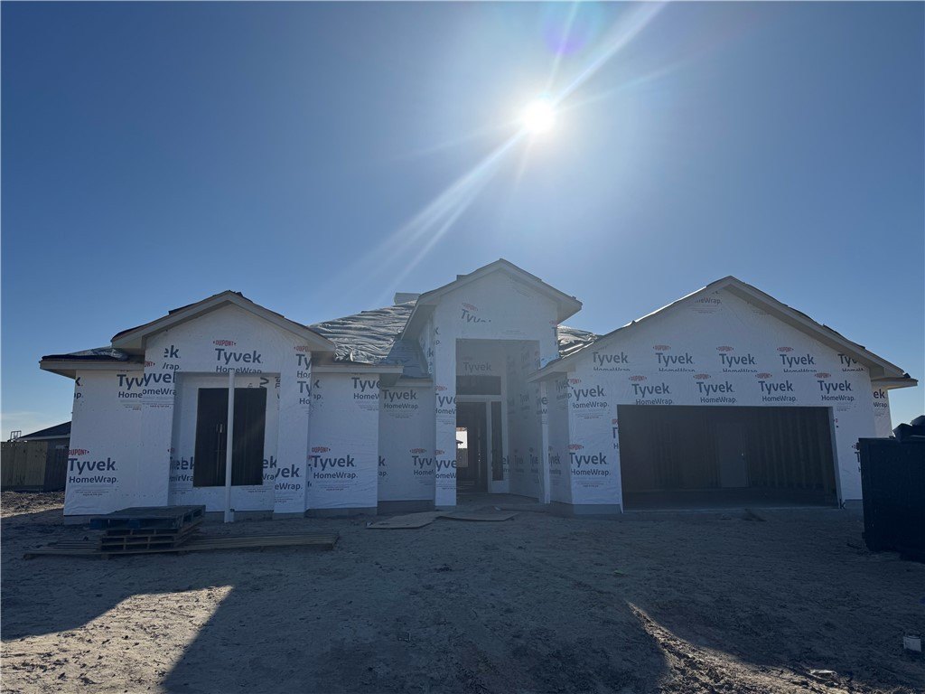 1489 Dragonstone Court, Corpus Christi, TX 78415, 4 Habitaciones Habitaciones , ,3 BañosBaños,Residential,En Venta,1489 Dragonstone Court,455819