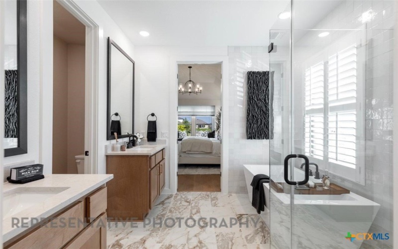 8609 Peafowl Street, Austin, TX 78744, 5 Bedrooms Bedrooms, ,5 BathroomsBathrooms,Residential,For Sale,8609 Peafowl Street,0,583632