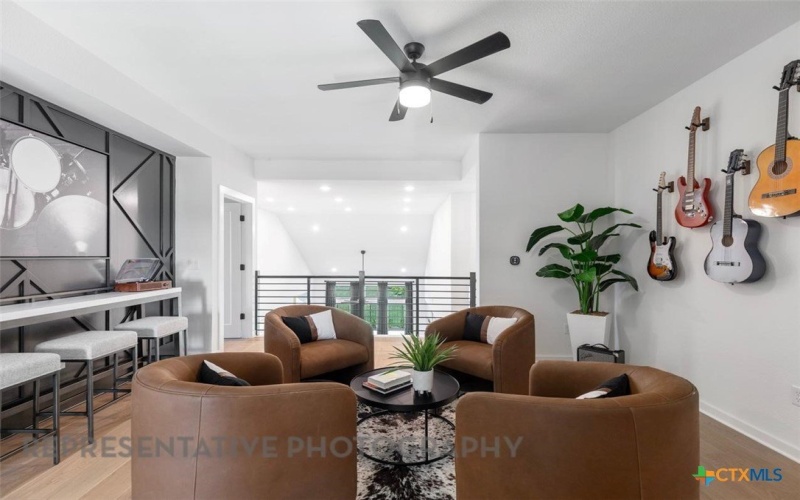 8609 Peafowl Street, Austin, TX 78744, 5 Bedrooms Bedrooms, ,5 BathroomsBathrooms,Residential,For Sale,8609 Peafowl Street,0,583632