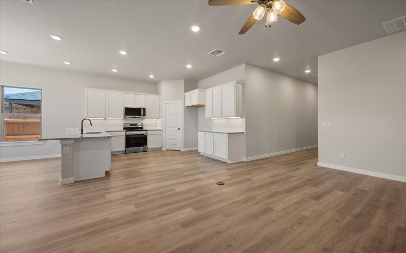 911 E 35th Street, Wolfforth, TX 79382, 4 Bedrooms Bedrooms, ,2 BathroomsBathrooms,Residential,For Sale,911 E 35th Street,202556419