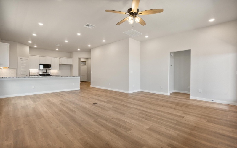917 E 35th Street, Wolfforth, TX 79382, 3 Bedrooms Bedrooms, ,2 BathroomsBathrooms,Residential,For Sale,917 E 35th Street,202556421