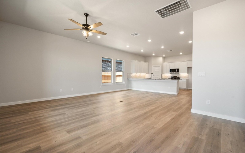 917 E 35th Street, Wolfforth, TX 79382, 3 Bedrooms Bedrooms, ,2 BathroomsBathrooms,Residential,For Sale,917 E 35th Street,202556421