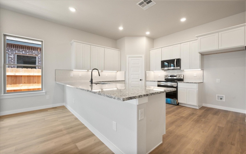 917 E 35th Street, Wolfforth, TX 79382, 3 Bedrooms Bedrooms, ,2 BathroomsBathrooms,Residential,For Sale,917 E 35th Street,202556421