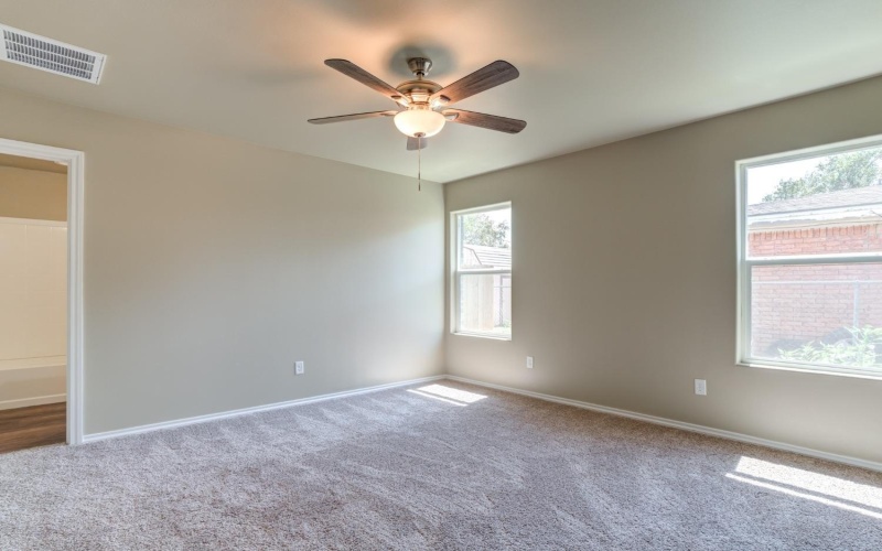 930 E Municipal Drive, Lubbock, TX 79403, 3 Habitaciones Habitaciones , ,2 BañosBaños,Residential,En Venta,930 E Municipal Drive,202556464