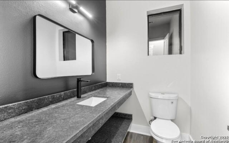 302 Bank, San Antonio, TX 78204, 3 Bedrooms Bedrooms, ,2 BathroomsBathrooms,Residential,For Sale,302 Bank,0,1876474