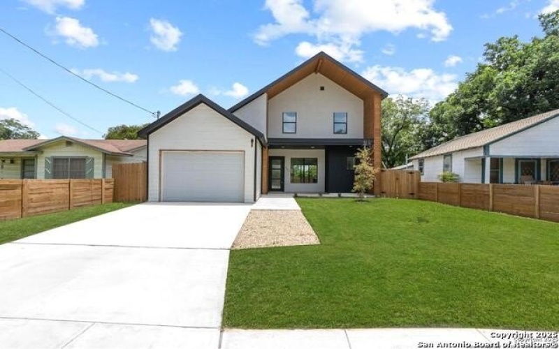 302 Bank, San Antonio, TX 78204, 3 Bedrooms Bedrooms, ,2 BathroomsBathrooms,Residential,For Sale,302 Bank,0,1876474