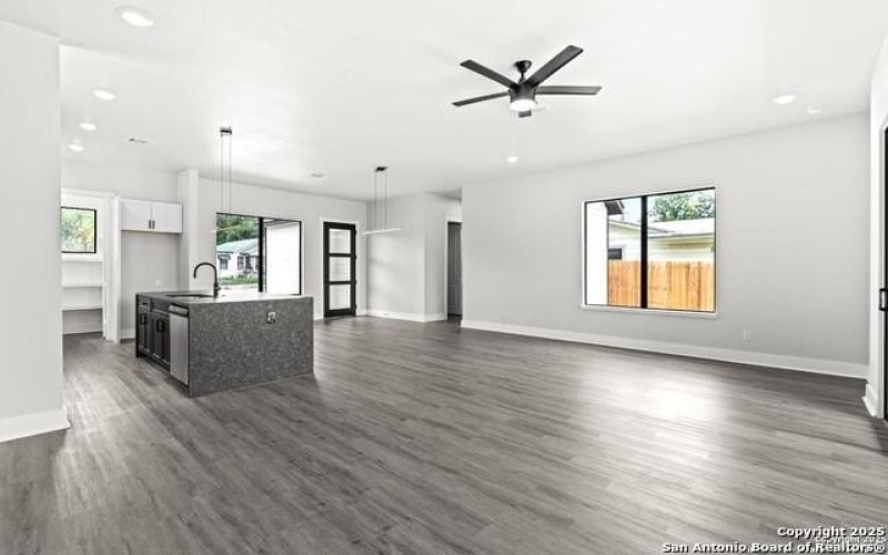 302 Bank, San Antonio, TX 78204, 3 Bedrooms Bedrooms, ,2 BathroomsBathrooms,Residential,For Sale,302 Bank,0,1876474