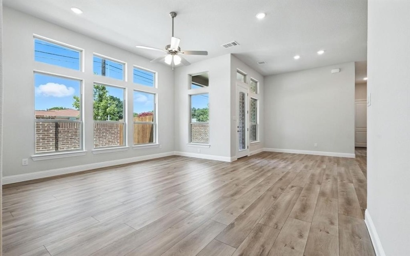 2000 Belvedere Street, Garland, TX 75041, 3 Habitaciones Habitaciones , ,2 BañosBaños,Residential,En Venta,2000 Belvedere Street,0,20877061