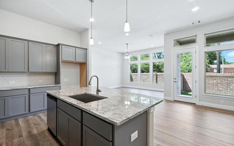 2000 Belvedere Street, Garland, TX 75041, 3 Habitaciones Habitaciones , ,2 BañosBaños,Residential,En Venta,2000 Belvedere Street,0,20877061