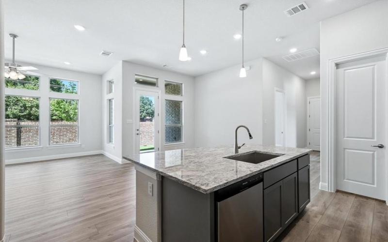 2000 Belvedere Street, Garland, TX 75041, 3 Habitaciones Habitaciones , ,2 BañosBaños,Residential,En Venta,2000 Belvedere Street,0,20877061