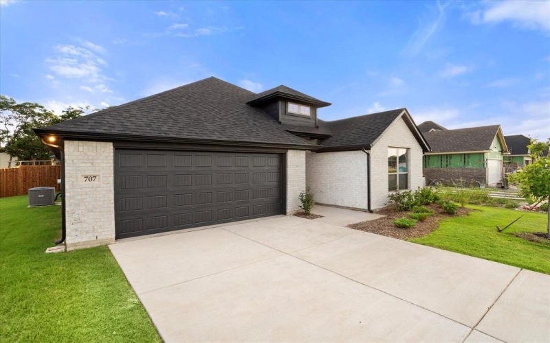 707 Escovedo Drive, Italy, TX 76651, 3 Habitaciones Habitaciones , ,2 BañosBaños,Residential,En Venta,707 Escovedo Drive,0,20968782