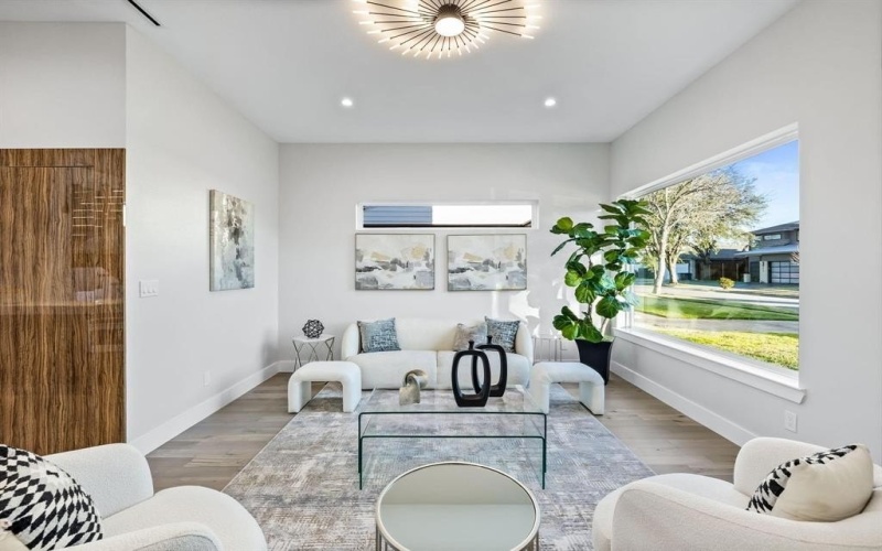 4603 Newmore Avenue, Dallas, TX 75209, 5 Habitaciones Habitaciones , ,3 BañosBaños,Residential,En Venta,4603 Newmore Avenue,20971948