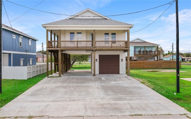 1007 S Live Oak Street, Rockport, TX 78382, 3 Bedrooms Bedrooms, ,2 BathroomsBathrooms,Residential,For Sale,1007 S Live Oak Street,447690