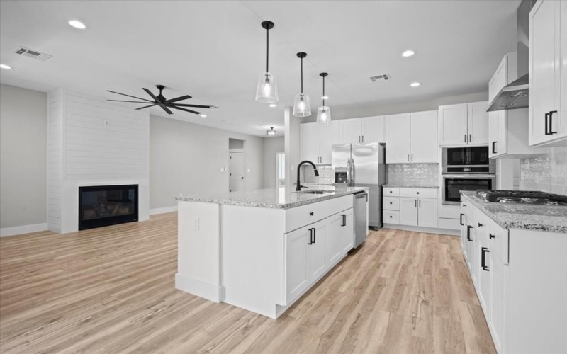 304 Heather Run, Woodway, TX 76712, 4 Bedrooms Bedrooms, ,3 BathroomsBathrooms,Residential,For Sale,304 Heather Run,20972096