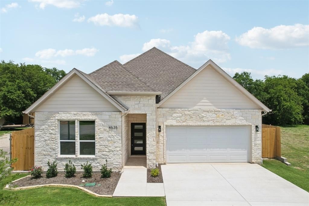 4535 W Lake Highlands Drive, The Colony, TX 75056, 4 Bedrooms Bedrooms, ,3 BathroomsBathrooms,Residential,For Sale,4535 W Lake Highlands Drive,20973074