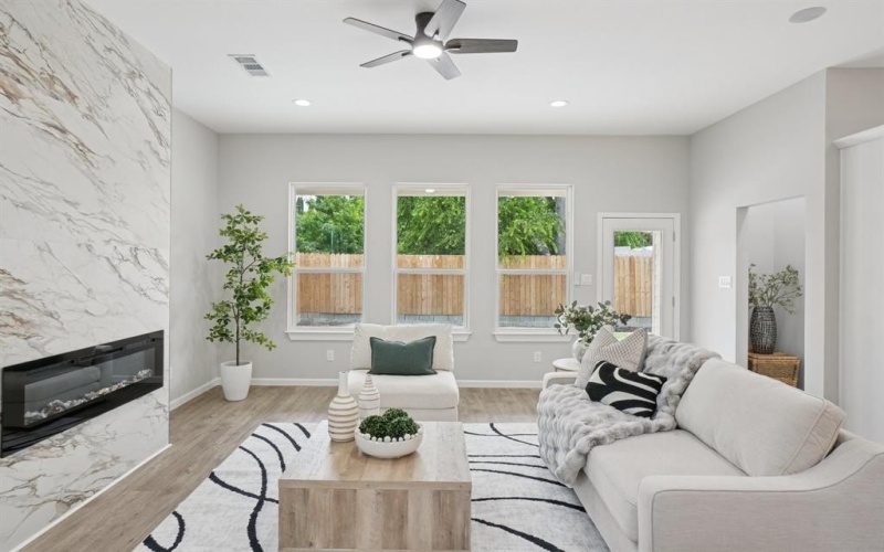 4535 W Lake Highlands Drive, The Colony, TX 75056, 4 Bedrooms Bedrooms, ,3 BathroomsBathrooms,Residential,For Sale,4535 W Lake Highlands Drive,20973074