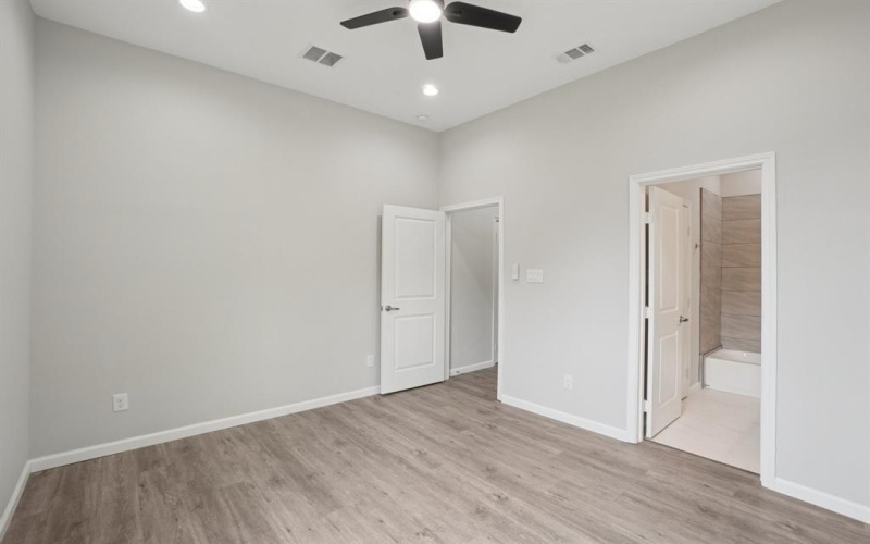 4535 W Lake Highlands Drive, The Colony, TX 75056, 4 Bedrooms Bedrooms, ,3 BathroomsBathrooms,Residential,For Sale,4535 W Lake Highlands Drive,20973074