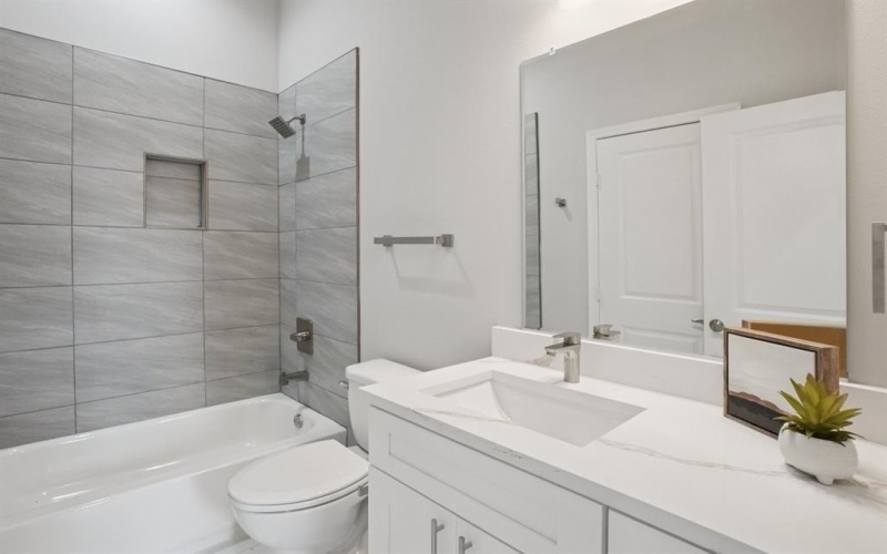 4535 W Lake Highlands Drive, The Colony, TX 75056, 4 Bedrooms Bedrooms, ,3 BathroomsBathrooms,Residential,For Sale,4535 W Lake Highlands Drive,20973074