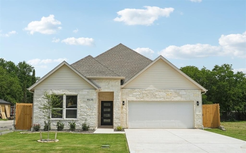 4535 W Lake Highlands Drive, The Colony, TX 75056, 4 Bedrooms Bedrooms, ,3 BathroomsBathrooms,Residential,For Sale,4535 W Lake Highlands Drive,20973074