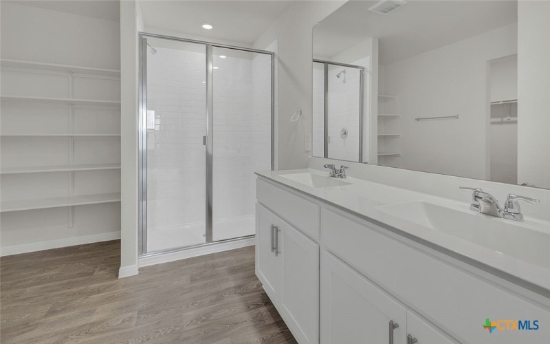 260 LAS LOMAS Drive, San Marcos, TX 78666, 4 Bedrooms Bedrooms, ,3 BathroomsBathrooms,Residential,For Sale,260 LAS LOMAS Drive,583380