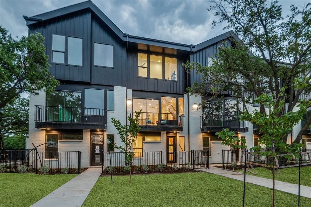 14911 Reserve Circle, Addison, TX 75001, 3 Bedrooms Bedrooms, ,3 BathroomsBathrooms,Residential,For Sale,14911 Reserve Circle,0,20972144