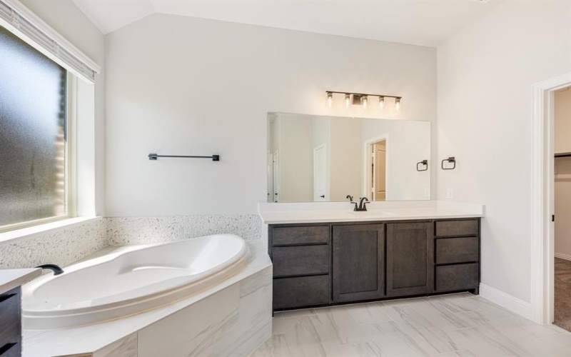 1210 Deacon Drive, Midlothian, TX 76065, 3 Bedrooms Bedrooms, ,2 BathroomsBathrooms,Residential,For Sale,1210 Deacon Drive,0,20972258