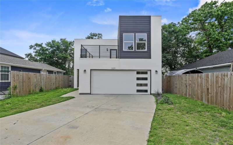 3211 Chihuahua Avenue, Dallas, TX 75212, 3 Bedrooms Bedrooms, ,2 BathroomsBathrooms,Residential,For Sale,3211 Chihuahua Avenue,20972496