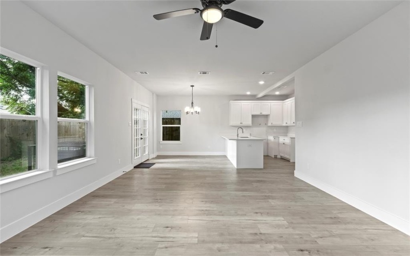 3211 Chihuahua Avenue, Dallas, TX 75212, 3 Bedrooms Bedrooms, ,2 BathroomsBathrooms,Residential,For Sale,3211 Chihuahua Avenue,20972496