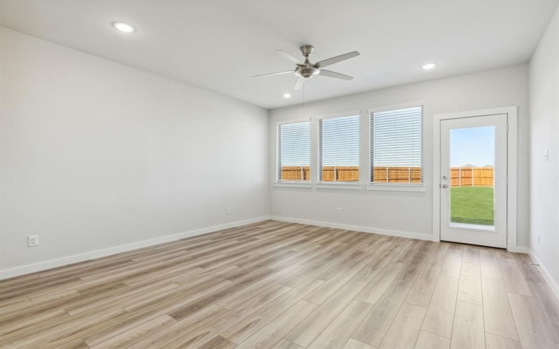 806 Pine Beach Drive, McKinney, TX 75071, 4 Habitaciones Habitaciones , ,3 BañosBaños,Residential,En Venta,806 Pine Beach Drive,20972672