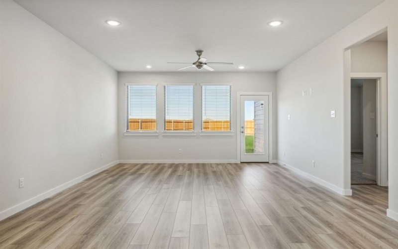 806 Pine Beach Drive, McKinney, TX 75071, 4 Habitaciones Habitaciones , ,3 BañosBaños,Residential,En Venta,806 Pine Beach Drive,20972672
