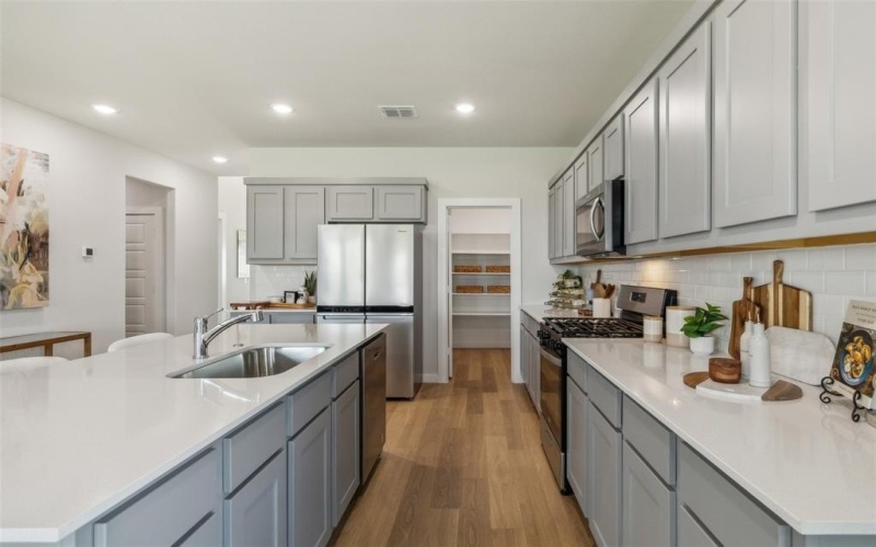 723 Tidal Drive, McKinney, TX 75071, 5 Habitaciones Habitaciones , ,3 BañosBaños,Residential,En Venta,723 Tidal Drive,20972690