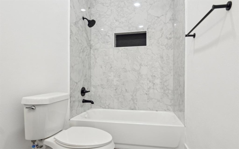 3613 Durango Trail, Granbury, TX 76048, 3 Bedrooms Bedrooms, ,2 BathroomsBathrooms,Residential,For Sale,3613 Durango Trail,20972813