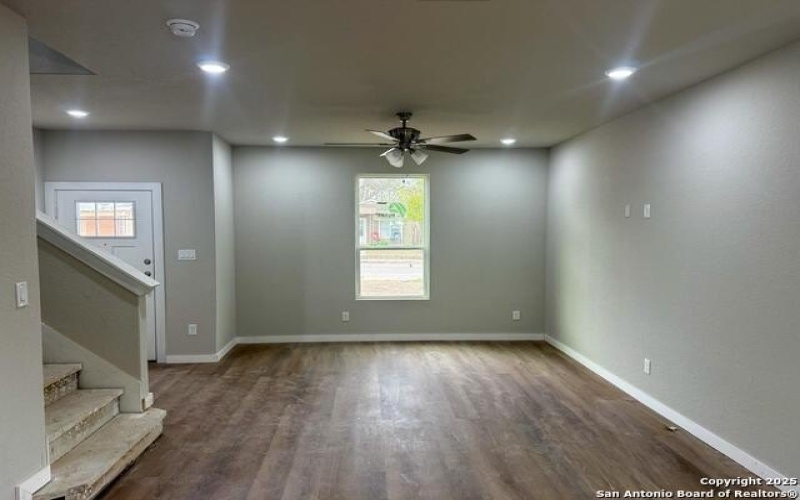 2111 Hicks Ave, San Antonio, TX 78210, 3 Habitaciones Habitaciones , ,2 BañosBaños,Residential,En Venta,2111 Hicks Ave,0,1853666