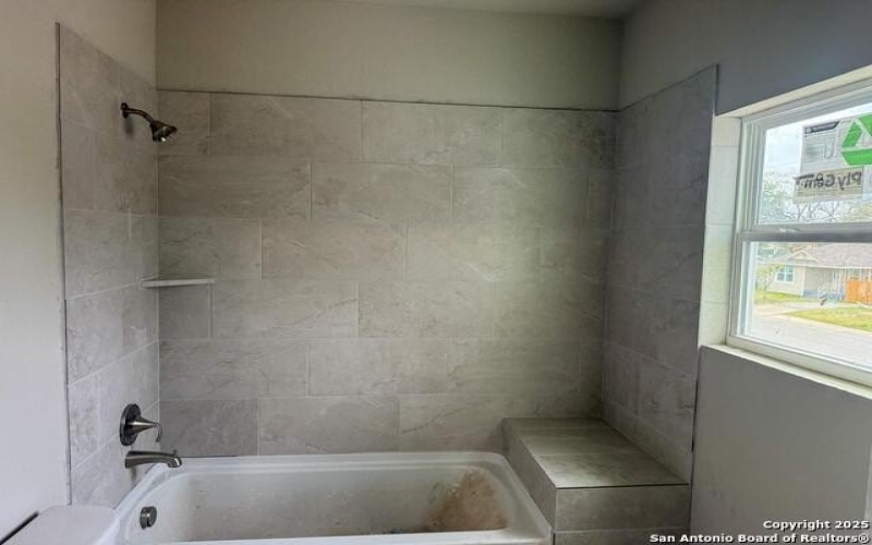 2111 Hicks Ave, San Antonio, TX 78210, 3 Habitaciones Habitaciones , ,2 BañosBaños,Residential,En Venta,2111 Hicks Ave,0,1853666