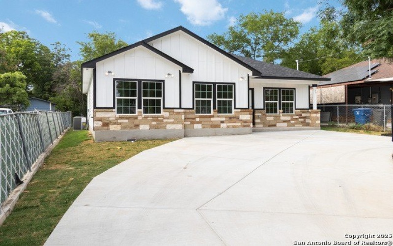 127 Hopi, San Antonio, TX 78211, 4 Bedrooms Bedrooms, ,2 BathroomsBathrooms,Residential,For Sale,127 Hopi,1869295