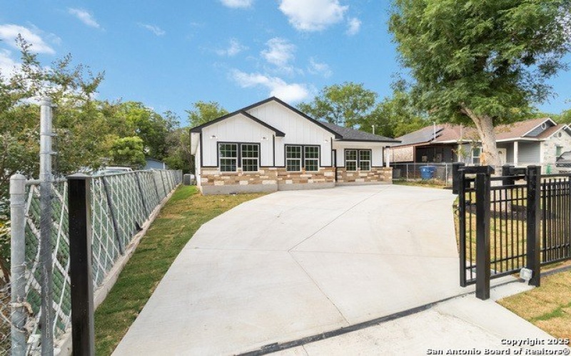 127 Hopi, San Antonio, TX 78211, 4 Bedrooms Bedrooms, ,2 BathroomsBathrooms,Residential,For Sale,127 Hopi,1869295