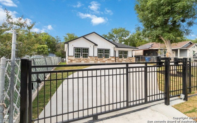 127 Hopi, San Antonio, TX 78211, 4 Bedrooms Bedrooms, ,2 BathroomsBathrooms,Residential,For Sale,127 Hopi,1869295