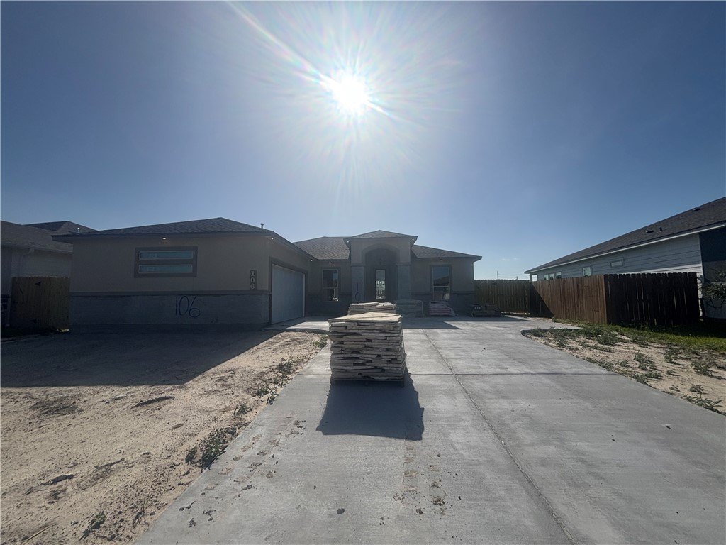 106 Guadalupe Palm Circle, Portland, TX 78374, 4 Habitaciones Habitaciones , ,2 BañosBaños,Residential,En Venta,106 Guadalupe Palm Circle,460773