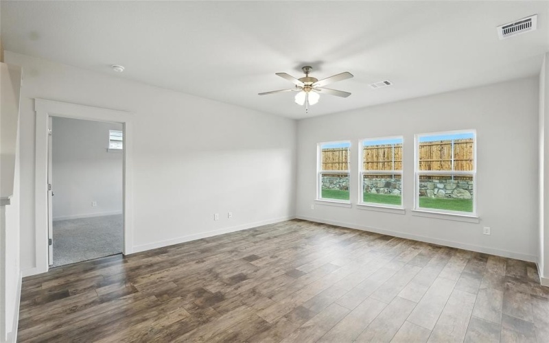 108 John Laurens Drive, Venus, TX 76084, 4 Habitaciones Habitaciones , ,2 BañosBaños,Residential,En Venta,108 John Laurens Drive,20849832